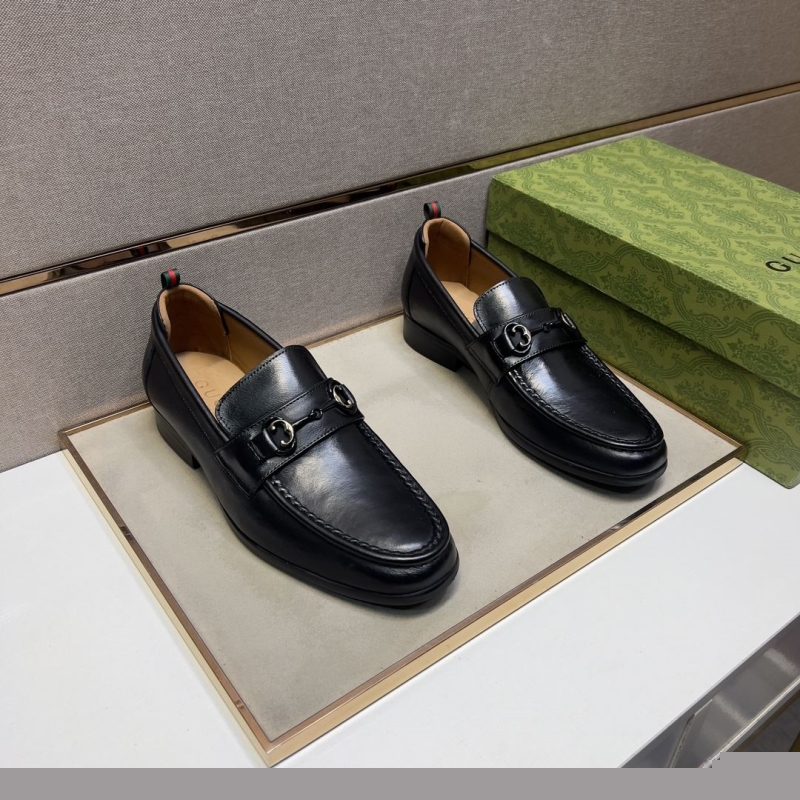 G*u*i leather shoes